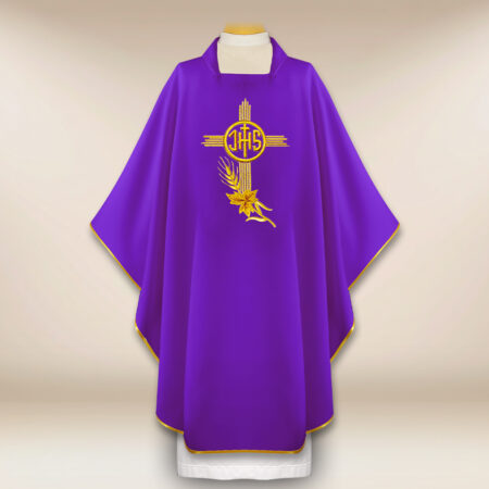 Embroidered chasuble "IHS"