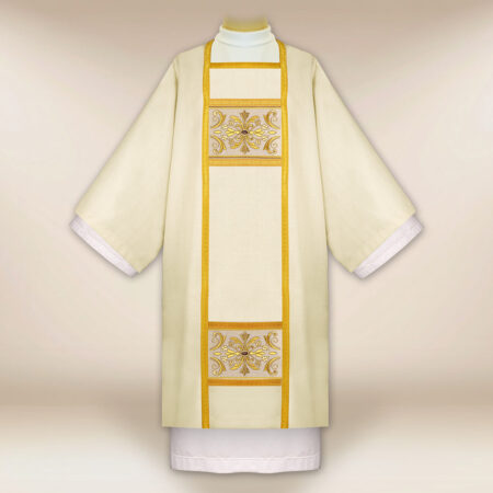 Ecru embroidered dalmatic