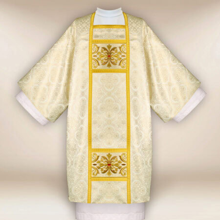 Ecru embroidered dalmatic