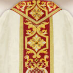 Embroidered chasuble "Comunione"
