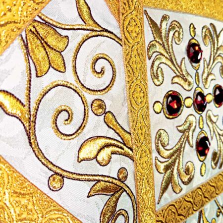 Embroidered chasuble “Massimo-Bianco”