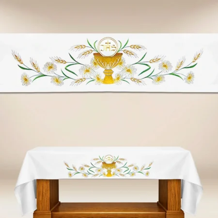 Tablecloth with front embroidery