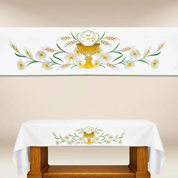 Tablecloth with front embroidery