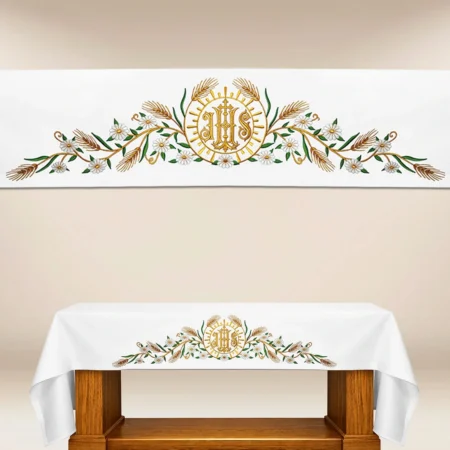 Tablecloth with front embroidery