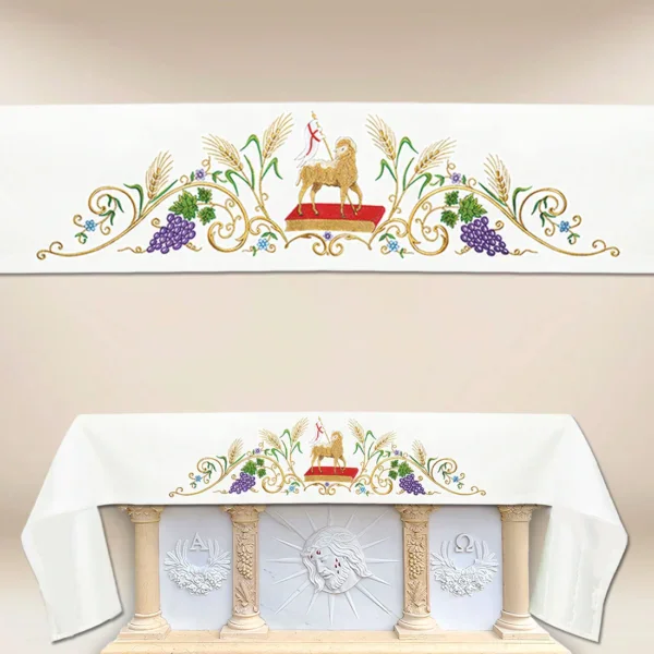 Tablecloth with front embroidery