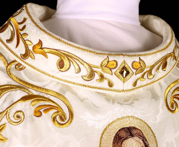 Embroidered chasuble collar with liturgical ornaments in gold thread
