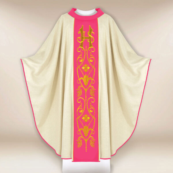 Ornat z haftowanym pasem różowym