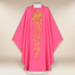 Ornat haftowany różowy “IHS”