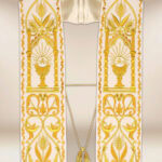 Stuła haftowana rzymska na pluszu “Kielich”