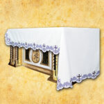 Obrus haftowany „Na Post” – haftowany z trzech stron 384x115cm