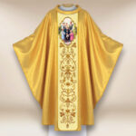 Ornat haftowany z wizerunkiem fotograficznym „Rodzina Ulmów”