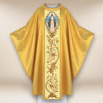 Ornat haftowany z wizerunkiem fotograficznym „Matka Boża Niepokalana”