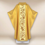 Ornat haftowany z wizerunkiem fotograficznym „Matka Boża Fatimska”