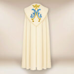 Kapa haftowana “Maryjna”