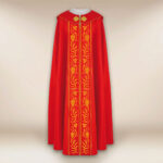 Kapa haftowana “IHS”