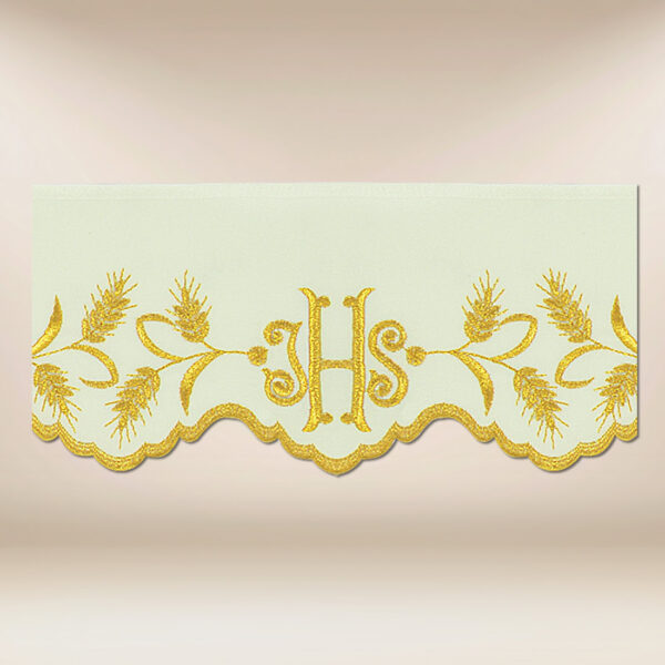 Ecru embroidered lace 590cm