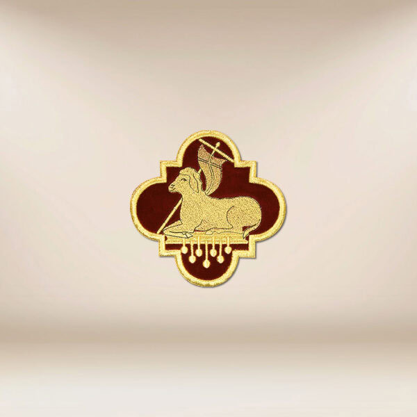 Embroidered appliqué on plush "Lamb"