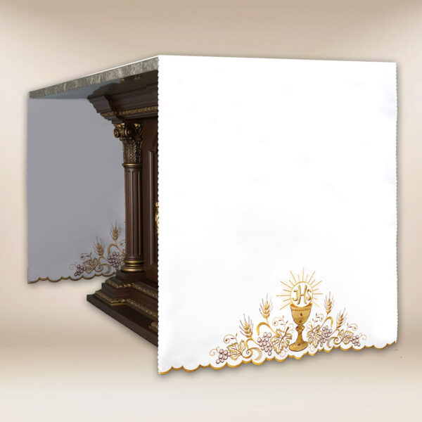 Obrus haftowany po bokach “Złoty kielich”