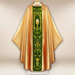 Ornat z haftowanym pasem pluszowym “Kielich”