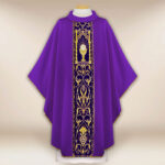 Ornat z haftowanym pasem pluszowym “Kielich”