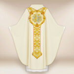 Ornat haftowany “Feliz Navidad”