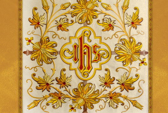Central embroidered Eucharistic symbol detail on Classico Gold chasuble