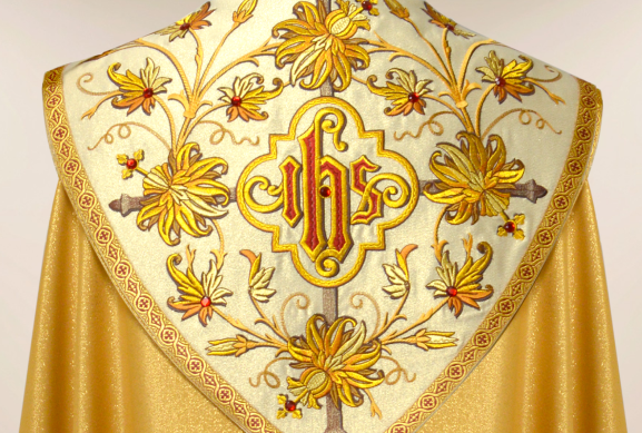 Decorative embroidered collar on Classico Gold liturgical vestment