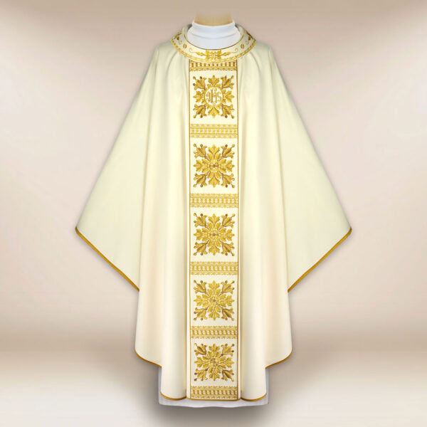 Embroidered liturgical chasuble in ecru