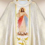 Chasuble with embroidered image Jesus I trust in You