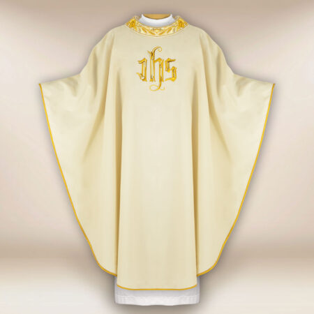 Ornat haftowany “Magnificat”