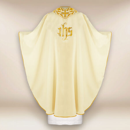 Ornat haftowany “Magnificat”