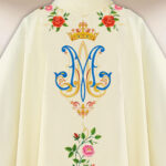 Embroidered liturgical chasuble in ecru, Our Lady of Guadalupe