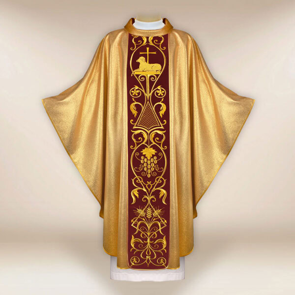 Chasuble with Embroidered Plush Band Lamb