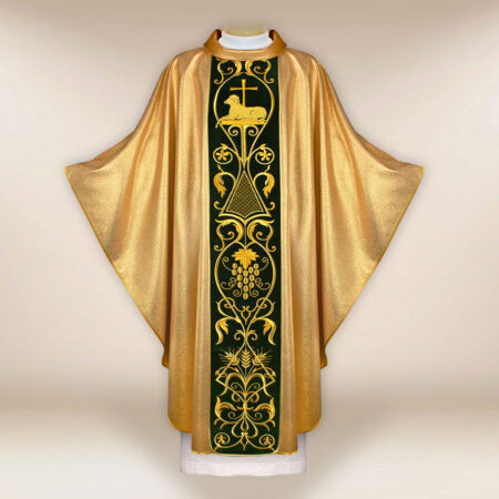 Chasuble with Embroidered Plush Belt Lamb