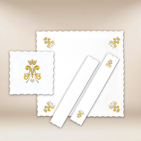 Embroidered chalice linen dedicated to Mary