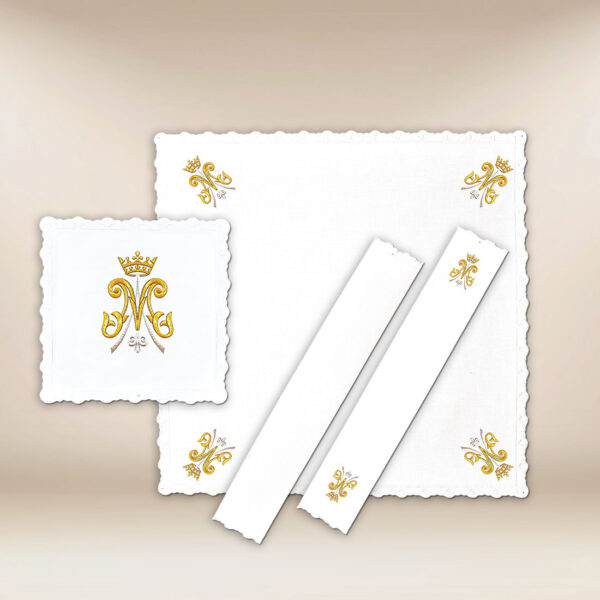 Embroidered chalice linen dedicated to Mary