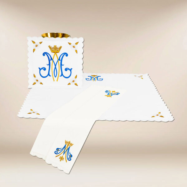 Marian chalice linen