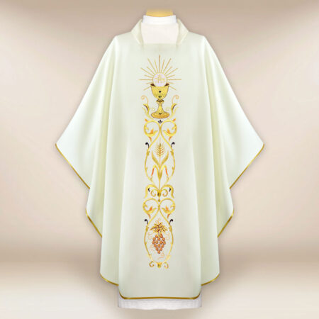 Beautiful embroidered chasuble in ecru with a chalice motif