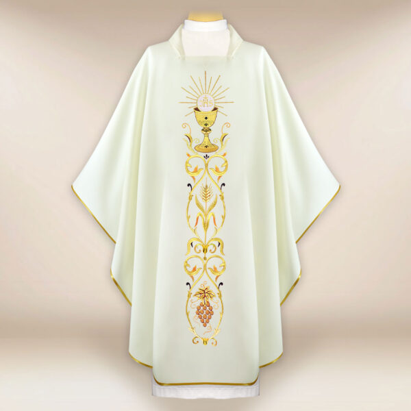 Beautiful embroidered chasuble in ecru with a chalice motif