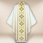 Ornat liturgiczny ecru haftowany